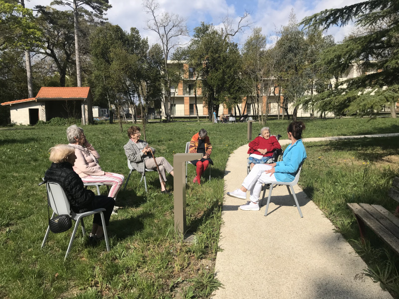 On chante dans le parc :