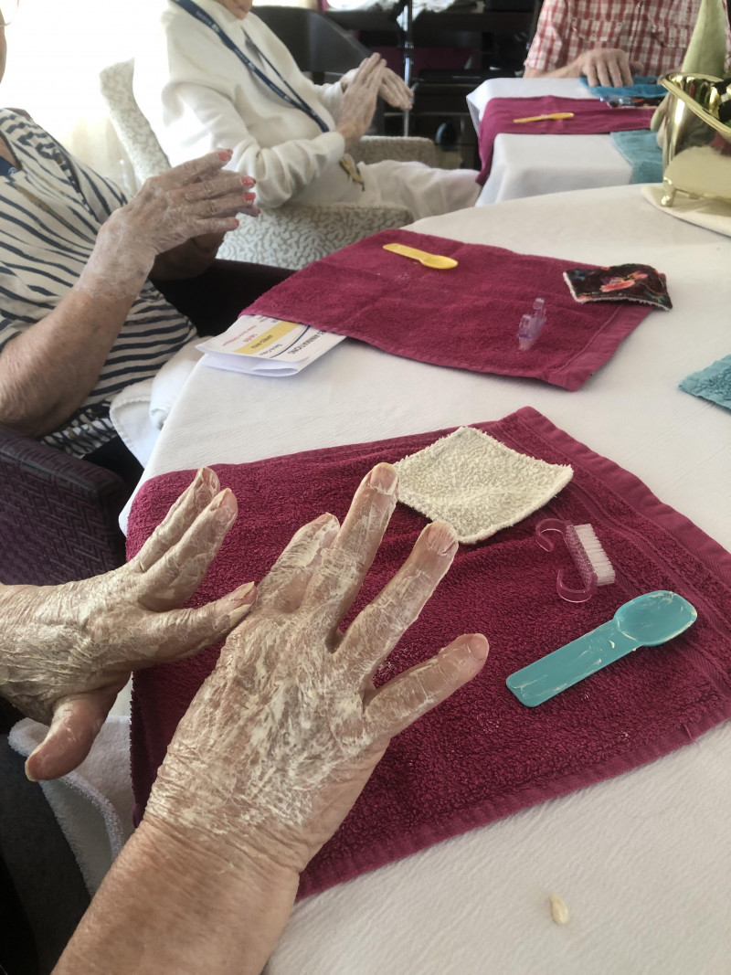 🌸 Atelier Soin des Mains – Socio esthétique 🌸