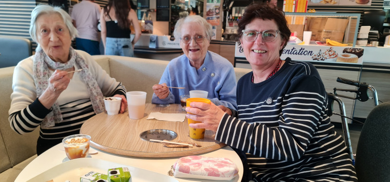 Un moment simple et savoureux au McDonald's d'Orange